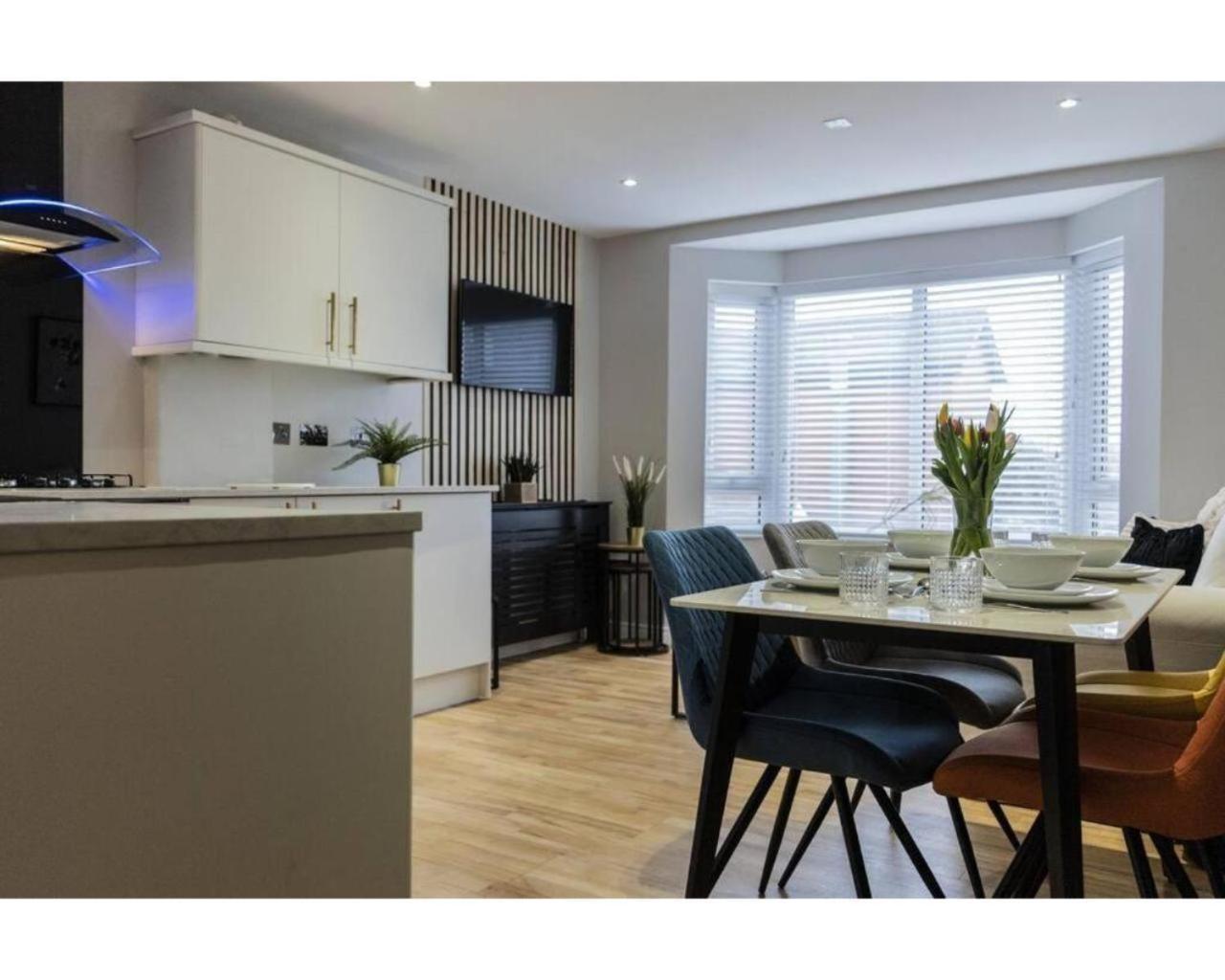 Central Belfast Apartments Queen'S Hideaway Экстерьер фото
