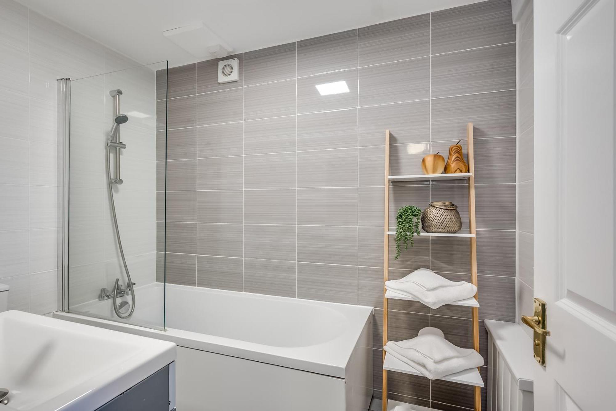 Central Belfast Apartments Queen'S Hideaway Экстерьер фото
